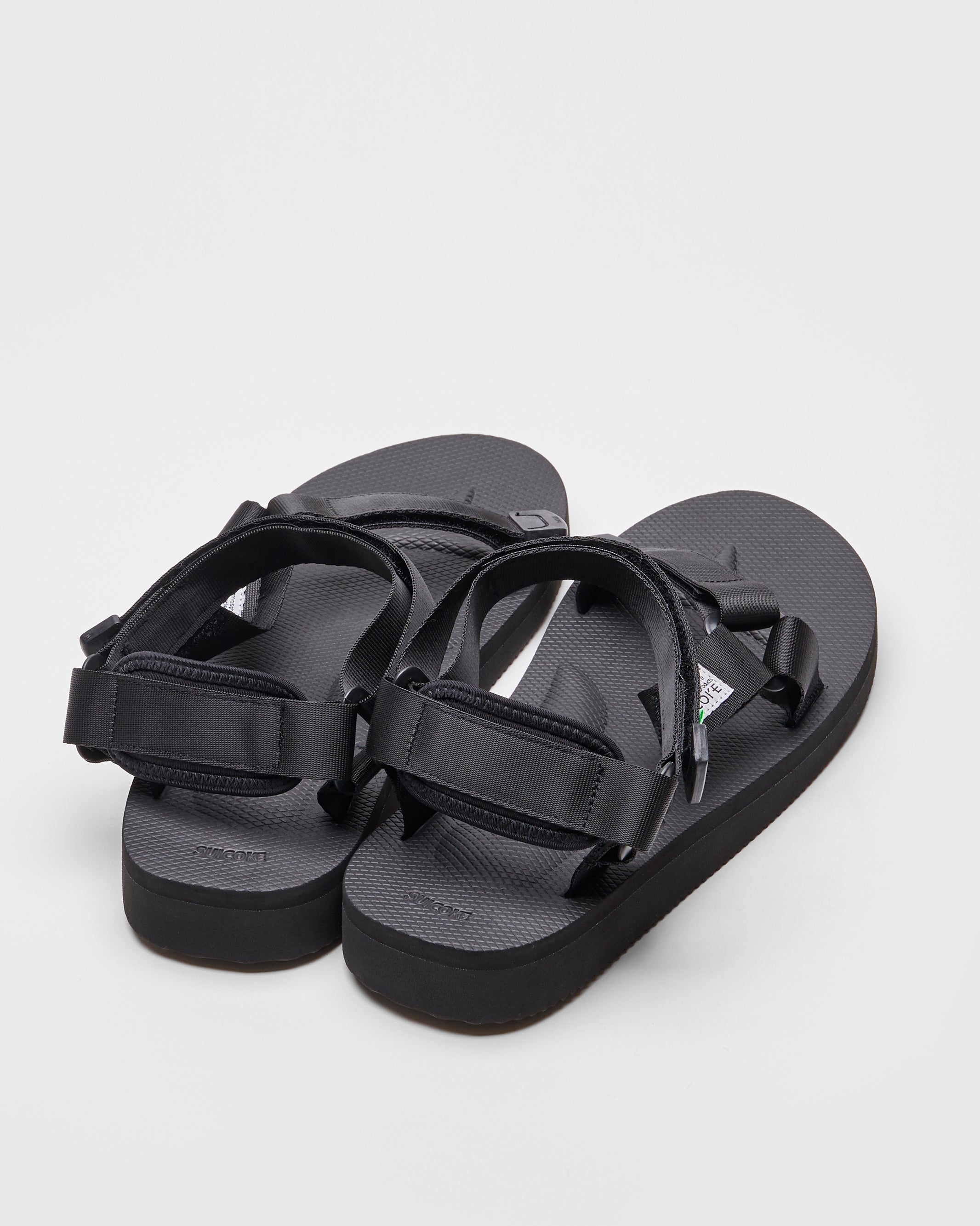 Suicoke flip flops online