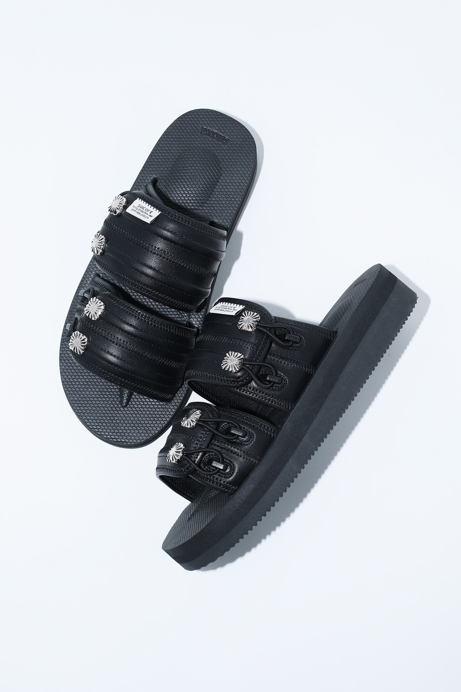 即納【TOGA】待望のコラボ！SLIDE TOGA × SUICOKE ユニセックス TOGA × SUICOKE – TOGA ONLINE STORE